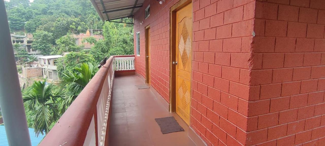 Hilltop Lodge グワーハーティー エクステリア 写真