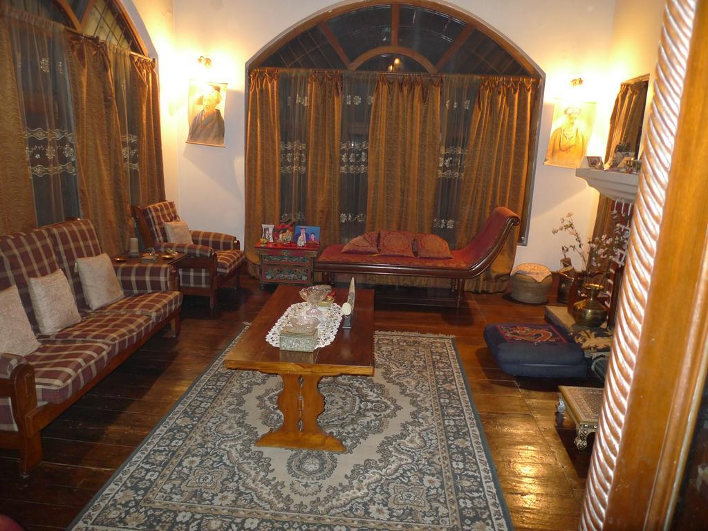 Hilltop Lodge グワーハーティー 部屋 写真