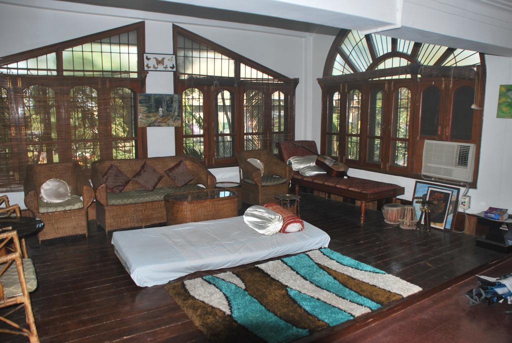 Hilltop Lodge グワーハーティー エクステリア 写真